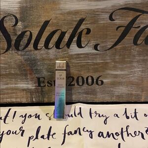 Whish Lip Scrub in Vanilla Bean NIB